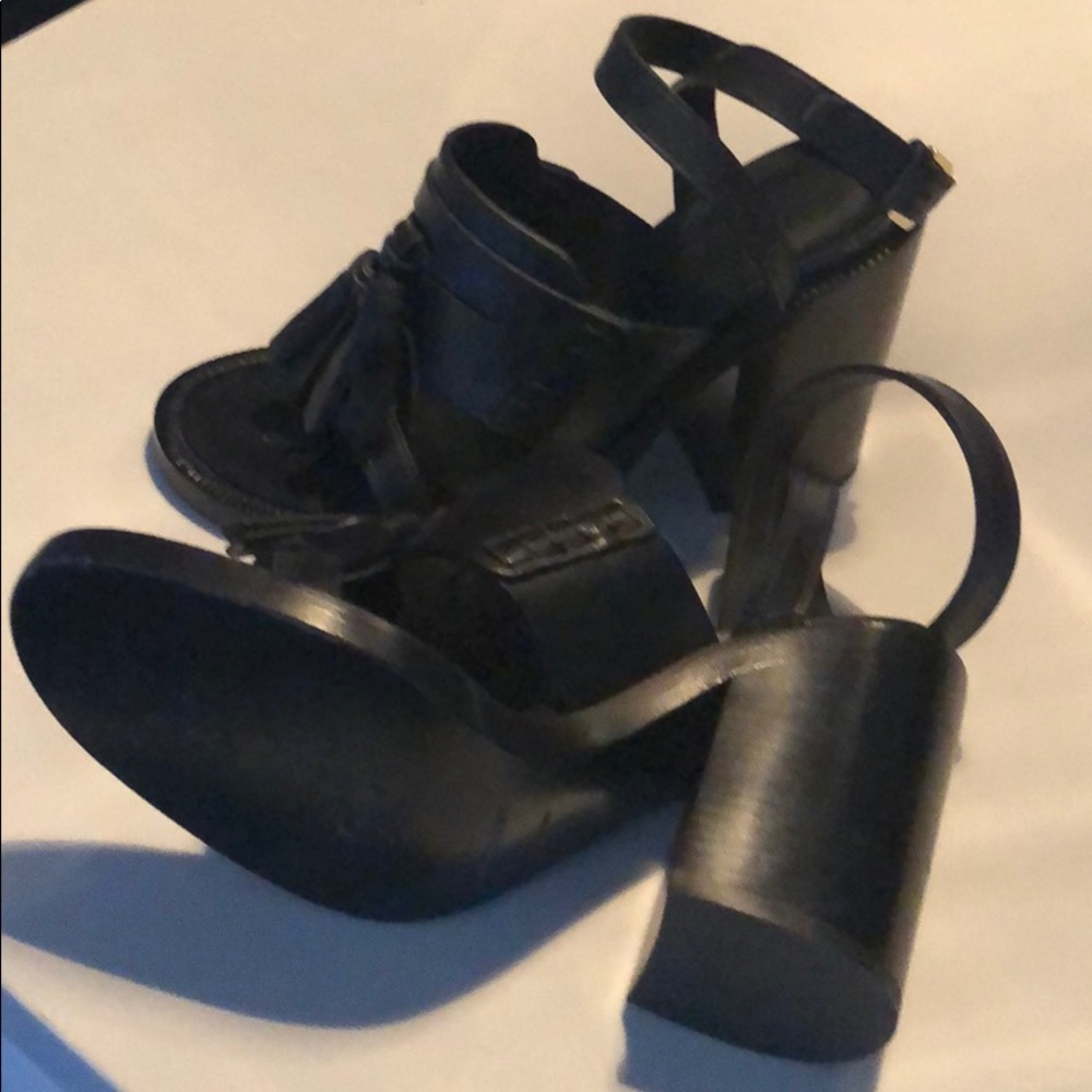 Burberry Black Leather Sandal w/Tassel Size 36 - Picture 5 of 5